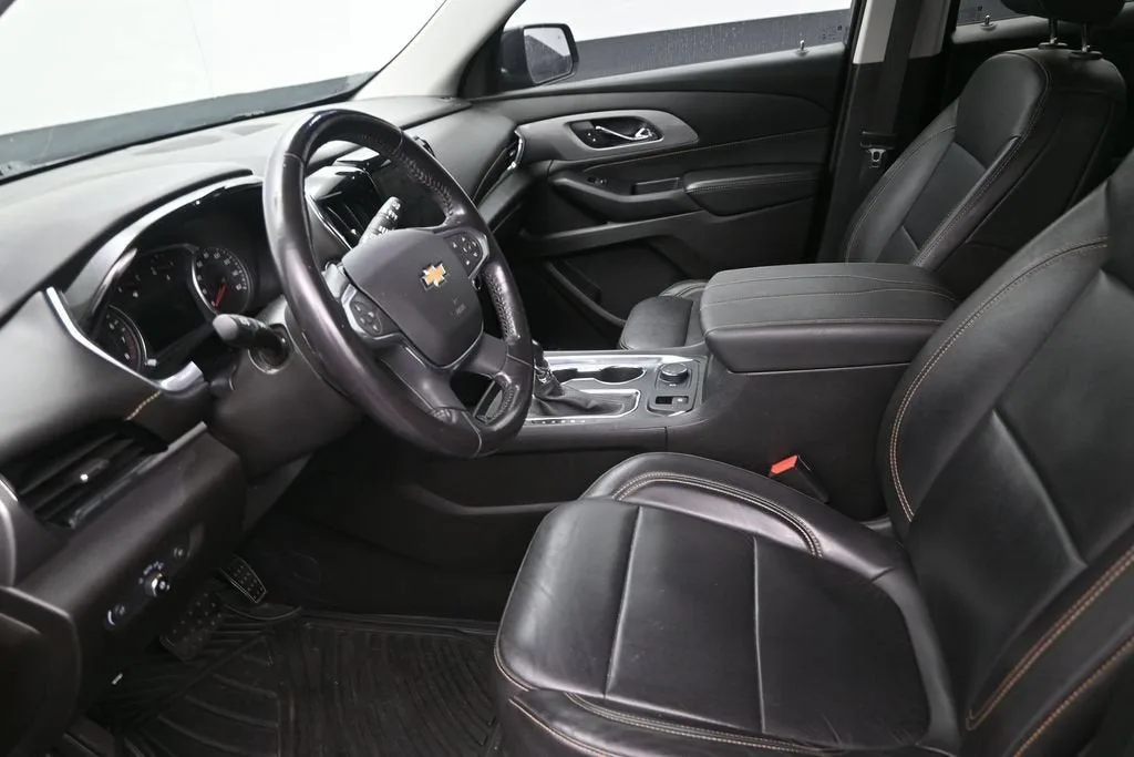 2021 Chevrolet Traverse LT Leather photo 11