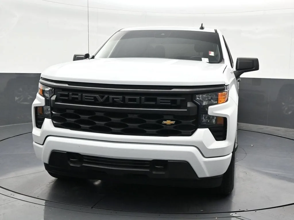 2024 Chevrolet Silverado 1500 Custom photo 9