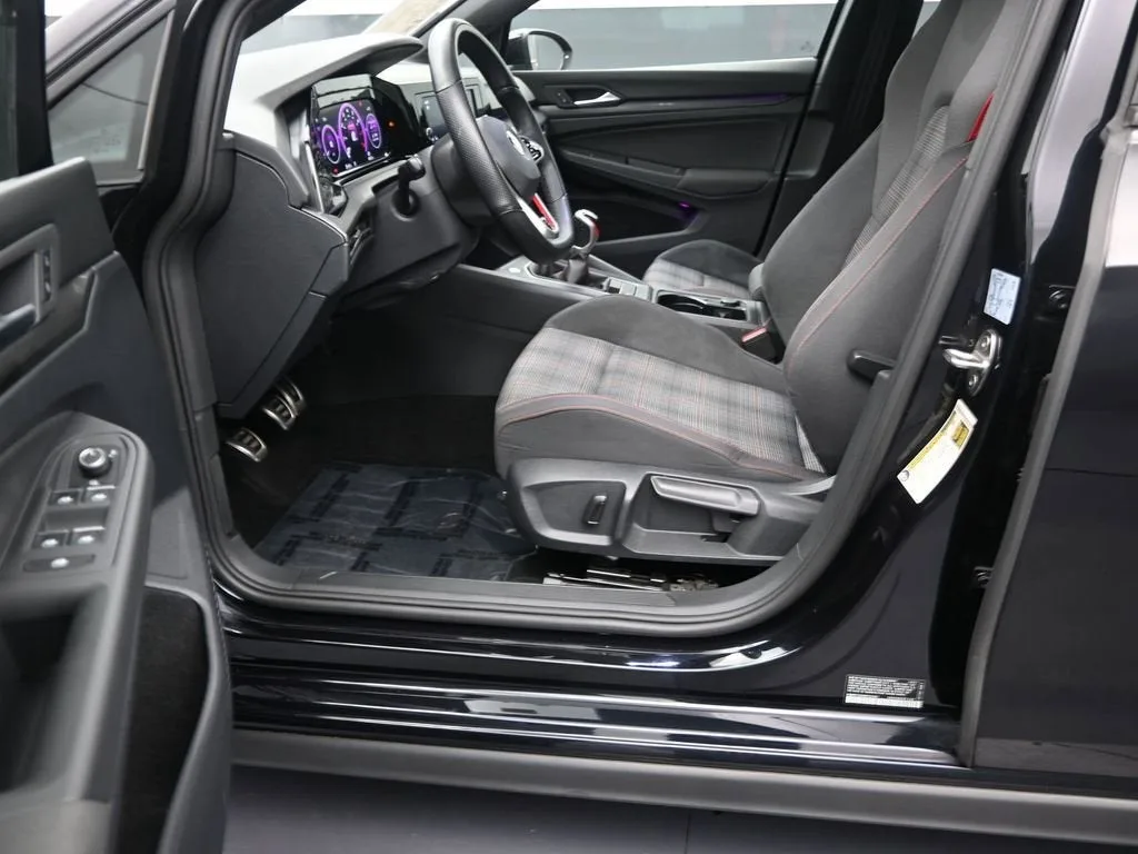 2022 Volkswagen Golf GTI 2.0T S photo 12
