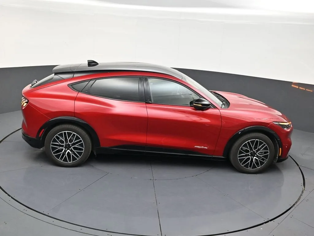 2024 Ford Mustang Mach-E Premium photo 16
