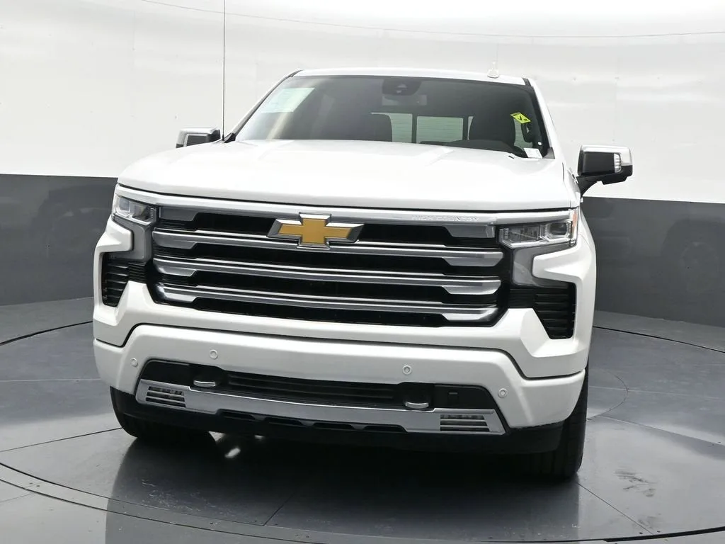 2024 Chevrolet Silverado 1500 High Country photo 8