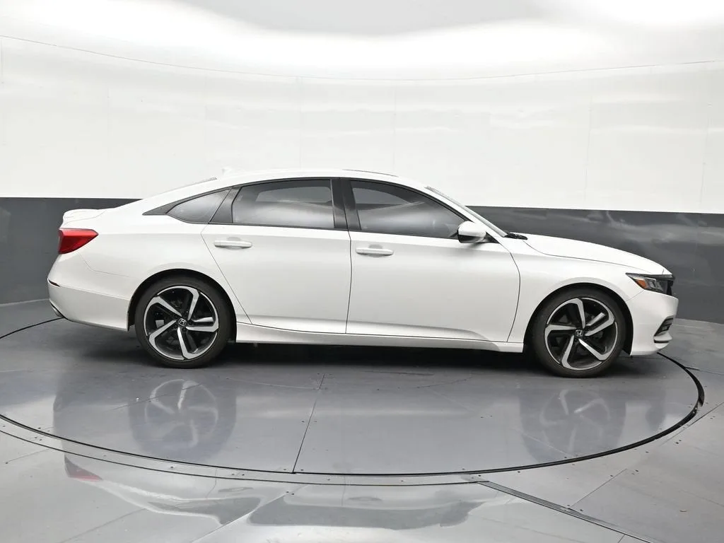 2020 Honda Accord Sport 2.0T photo 6