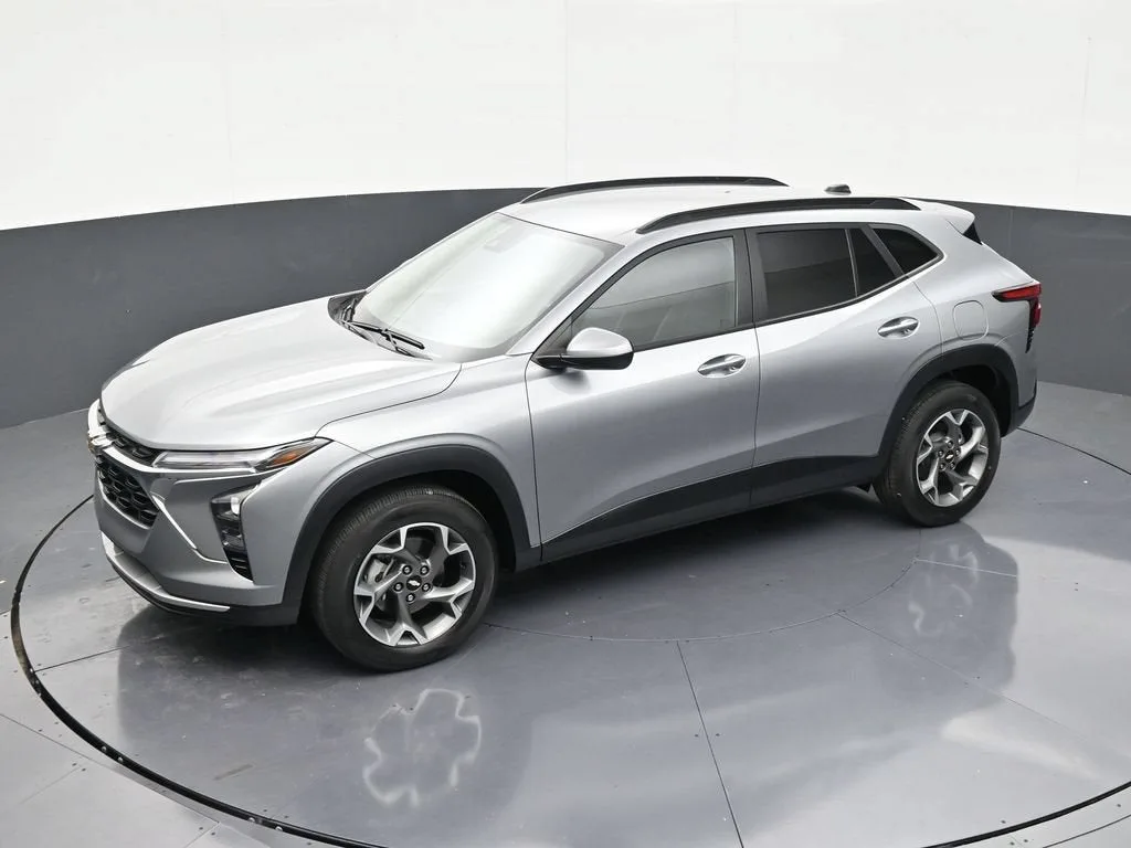 2024 Chevrolet Trax LT photo 12