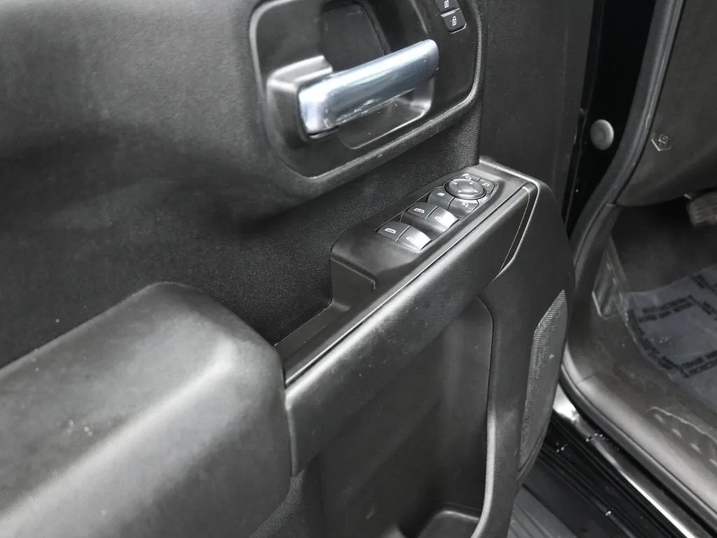 2021 Chevrolet Silverado 2500 HD Custom photo 9