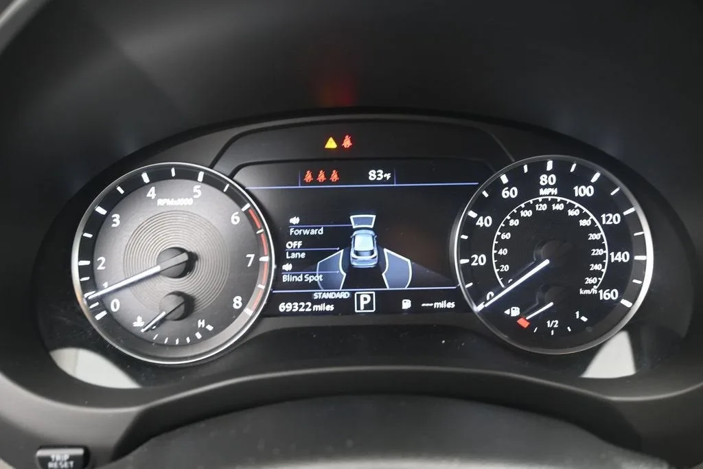 2023 INFINITI QX50 LUXE AWD photo 12