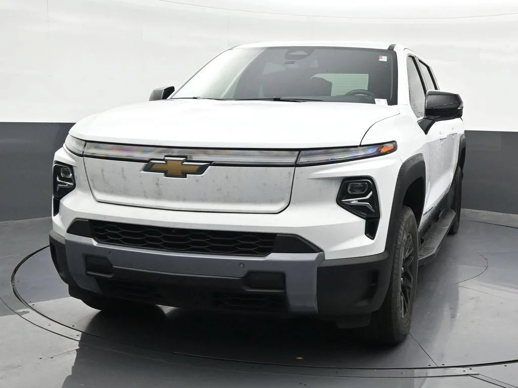 2025 Chevrolet Silverado EV LT - Extended Range photo 9