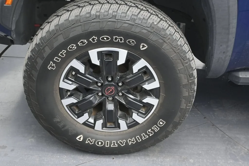 2022 Nissan Frontier Crew Cab PRO-4X 4x4 photo 9