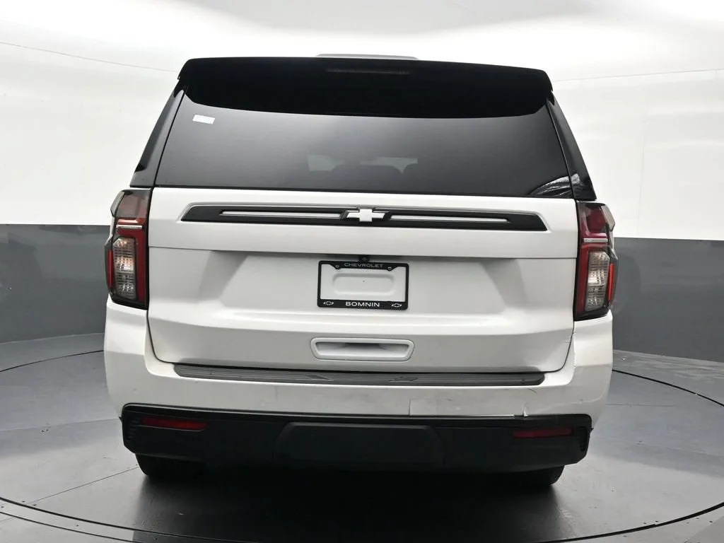 2021 Chevrolet Suburban LS photo 4