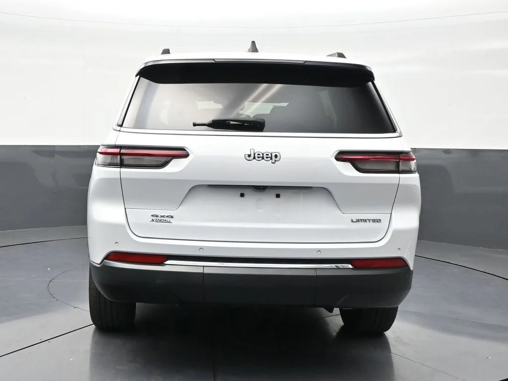 2023 Jeep Grand Cherokee L Limited photo 4