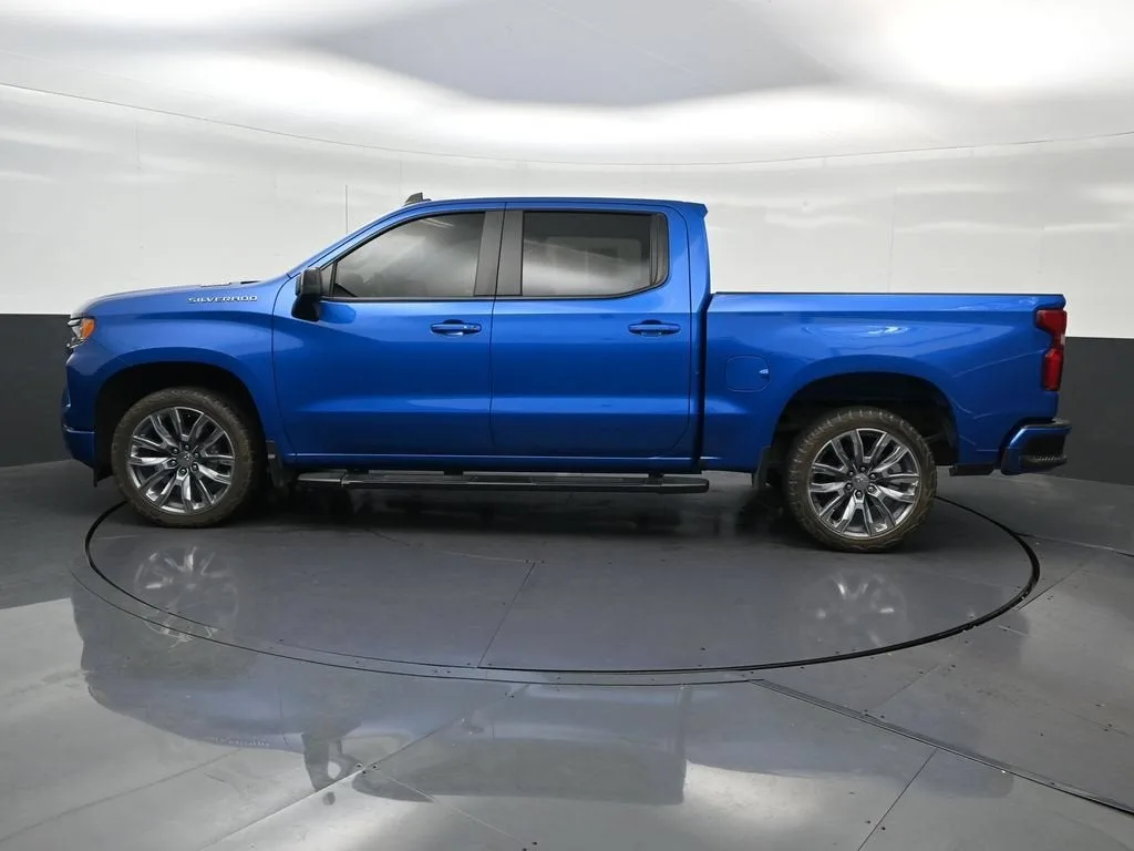 2024 Chevrolet Silverado 1500 RST photo 2