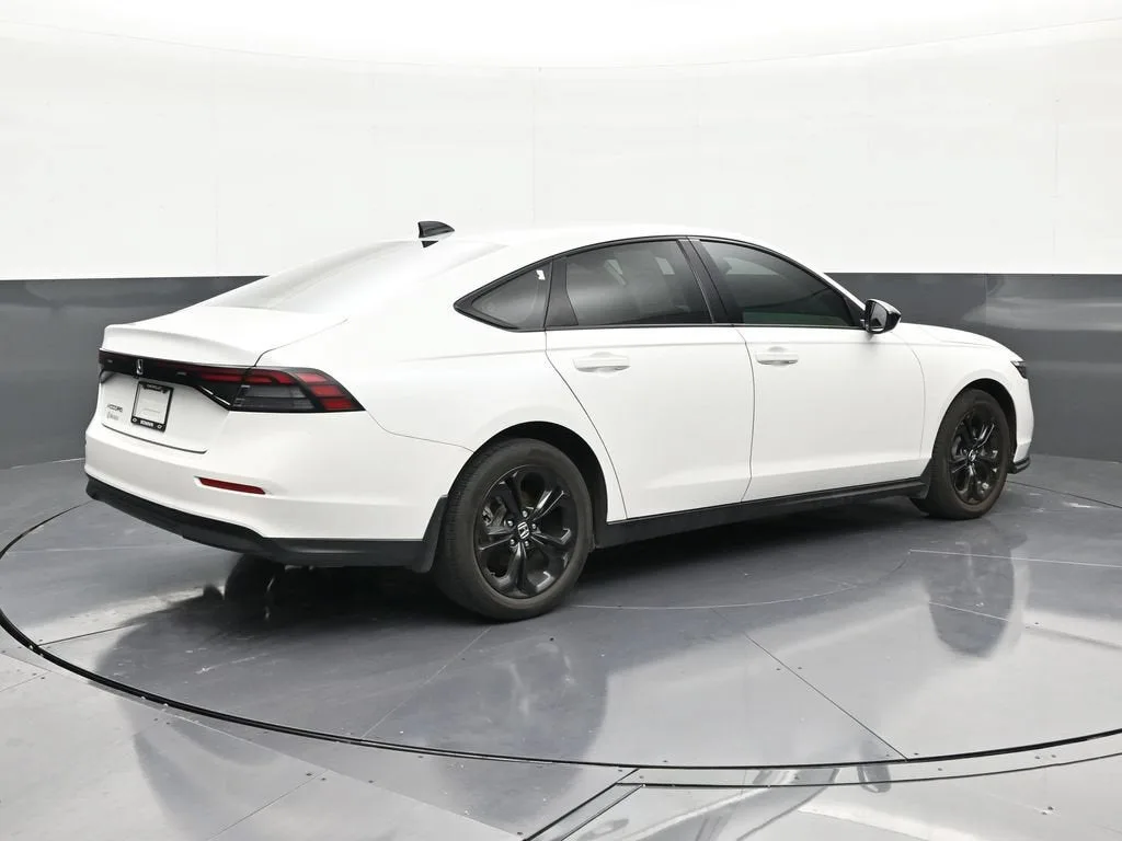 2025 Honda Accord Sedan SE photo 5