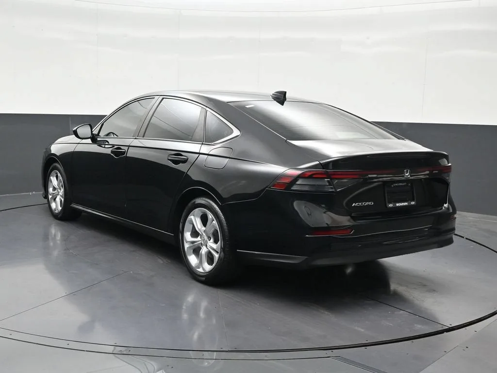 2023 Honda Accord LX photo 3
