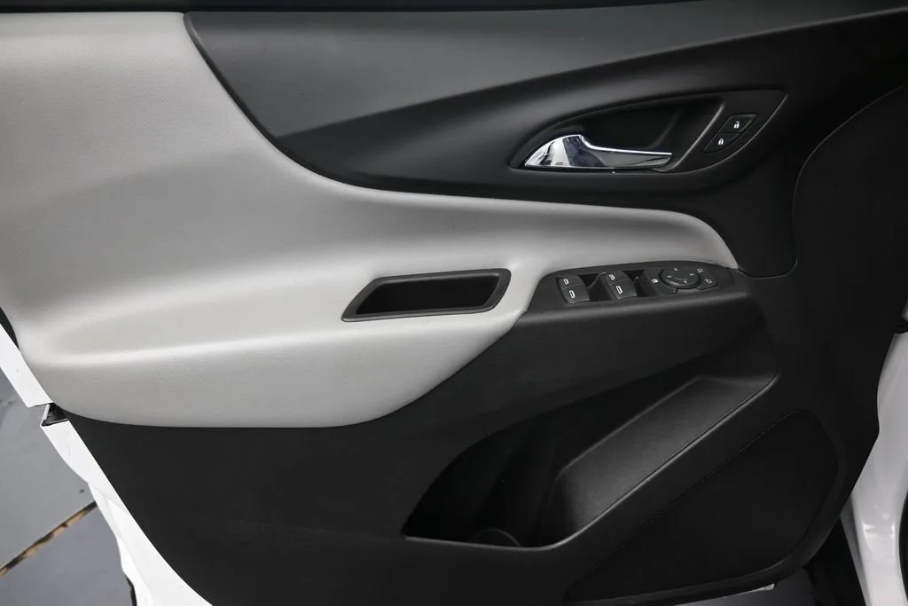 2022 Chevrolet Equinox LS photo 11