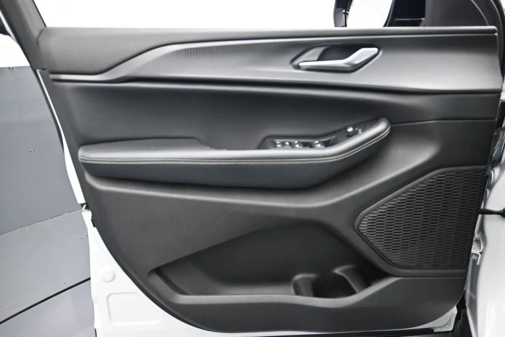 2023 Jeep Grand Cherokee L Altitude photo 11