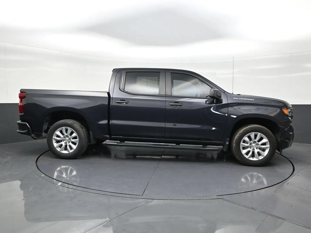 2023 Chevrolet Silverado 1500 Custom photo 6