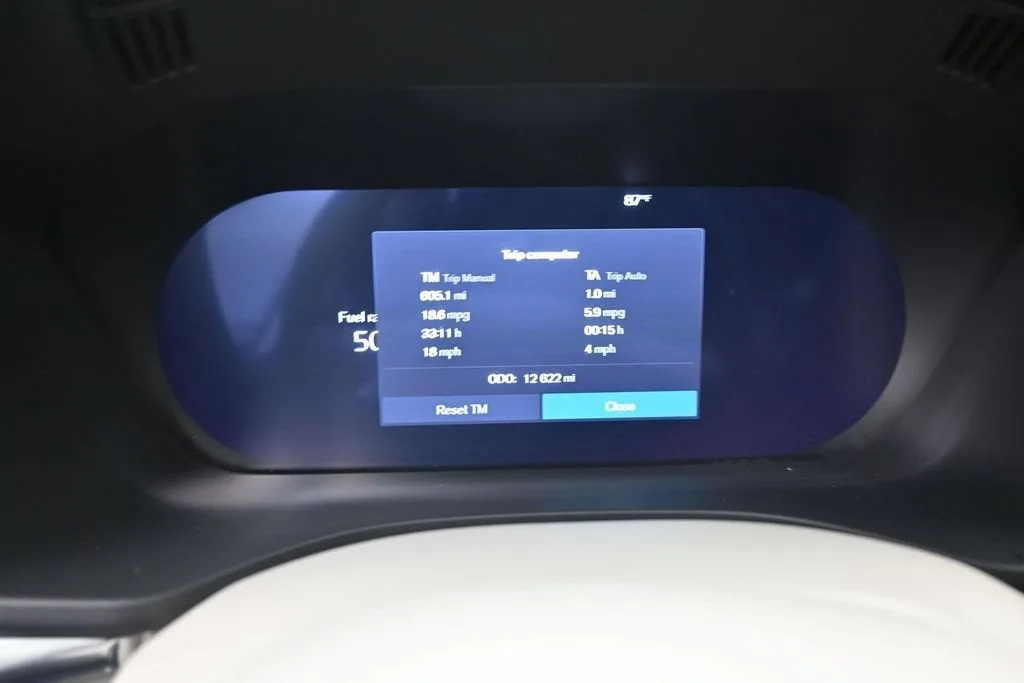 2025 Volvo XC60 B5 Plus photo 10