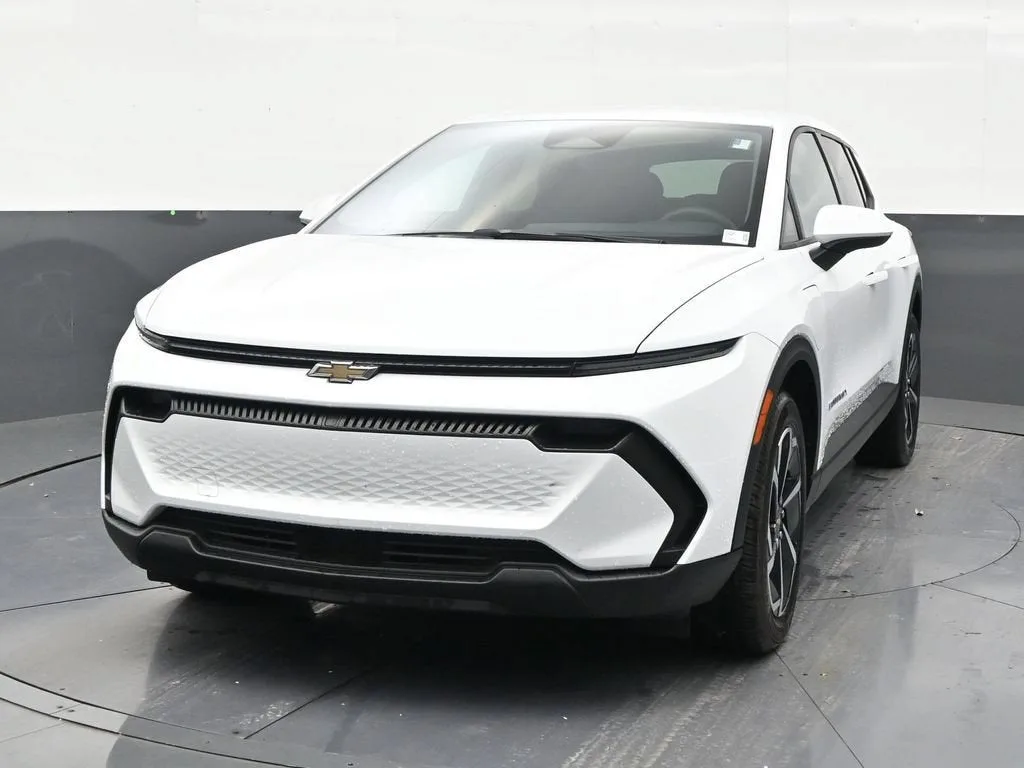 2025 Chevrolet Equinox EV LT photo 8