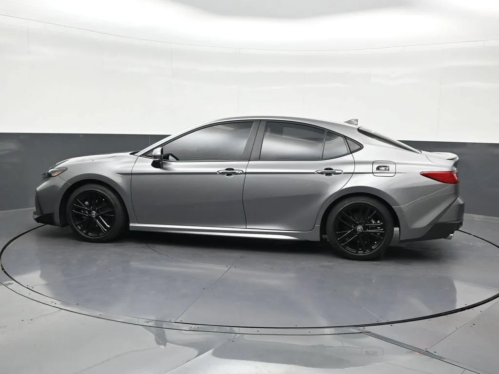 2025 Toyota Camry SE photo 2