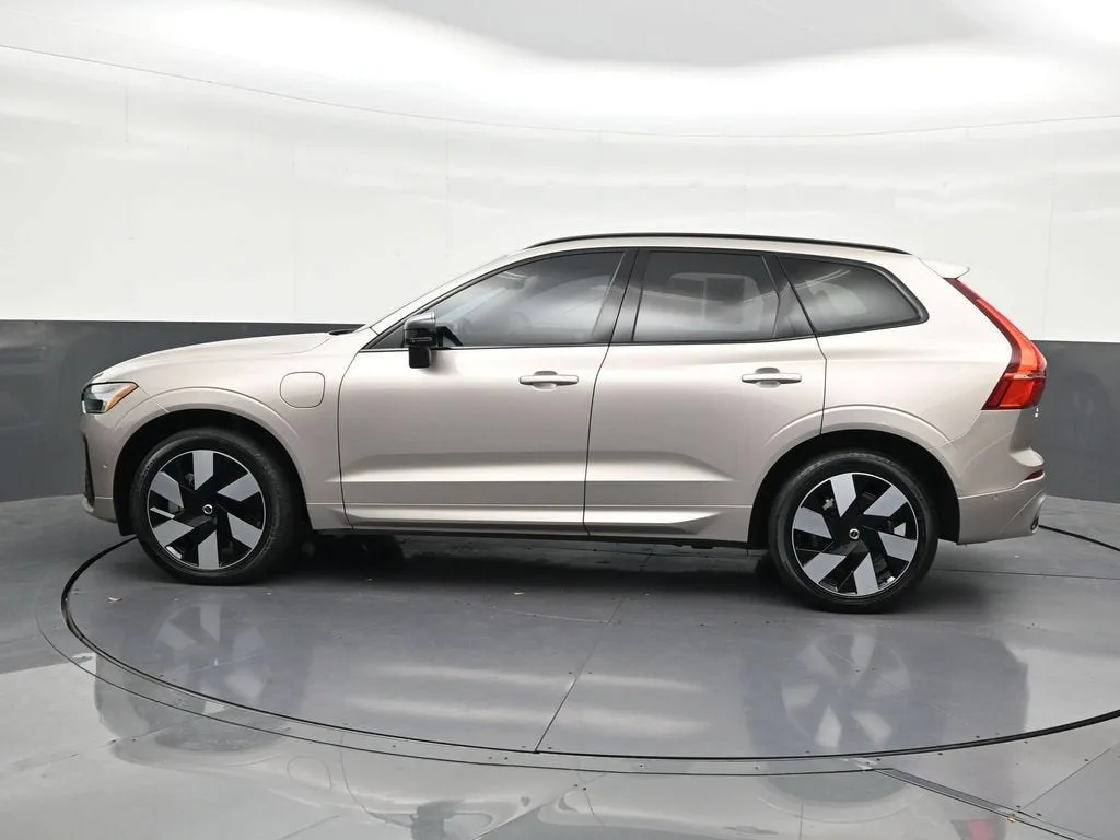 2025 Volvo XC60 Plug-In Hybrid Plus, T8 AWD Electric/Gasoline, Dark photo 2