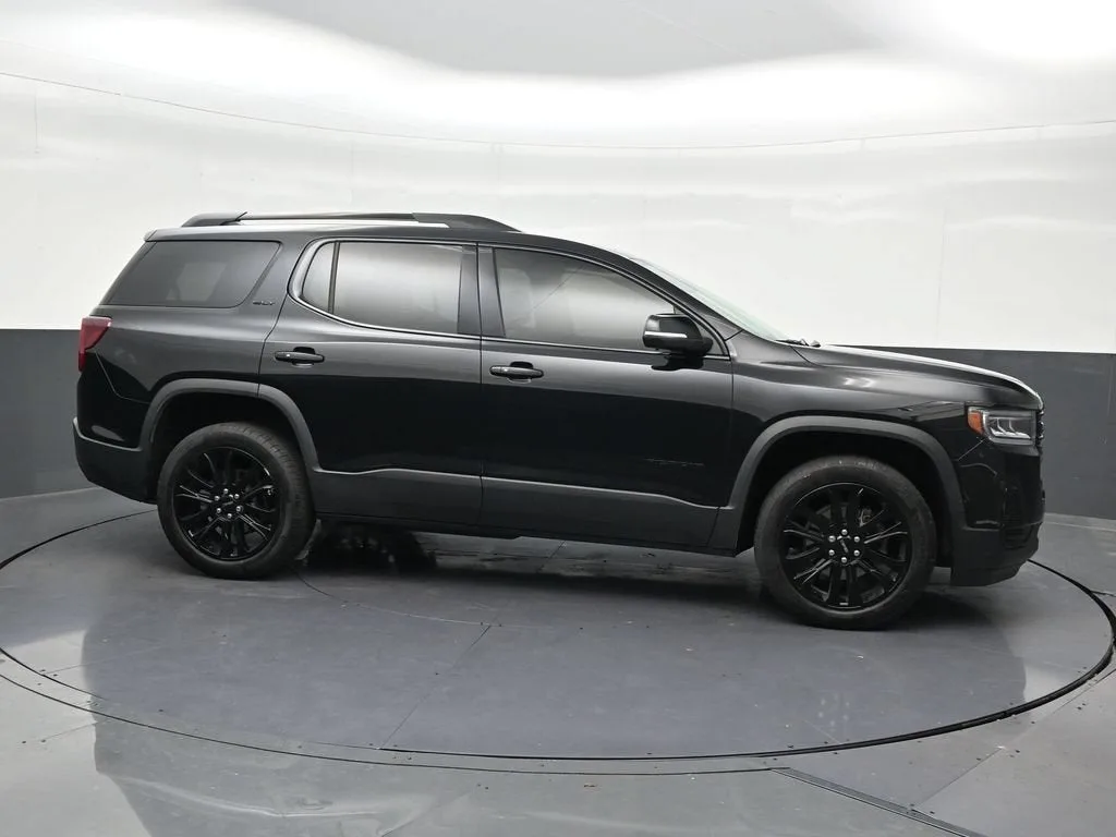 2023 GMC Acadia SLT photo 7