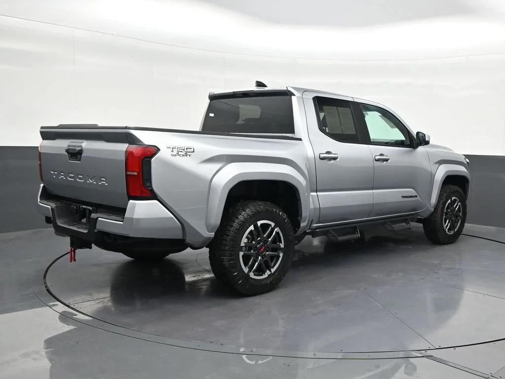 2026 Toyota Tacoma TRD Sport photo 5
