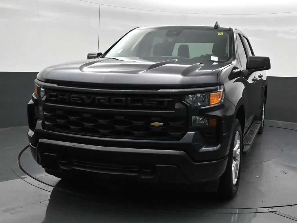 2023 Chevrolet Silverado 1500 Custom photo 9