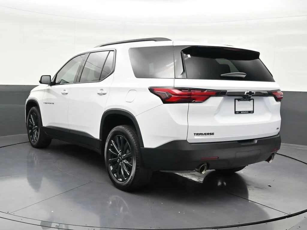 2023 Chevrolet Traverse RS photo 3