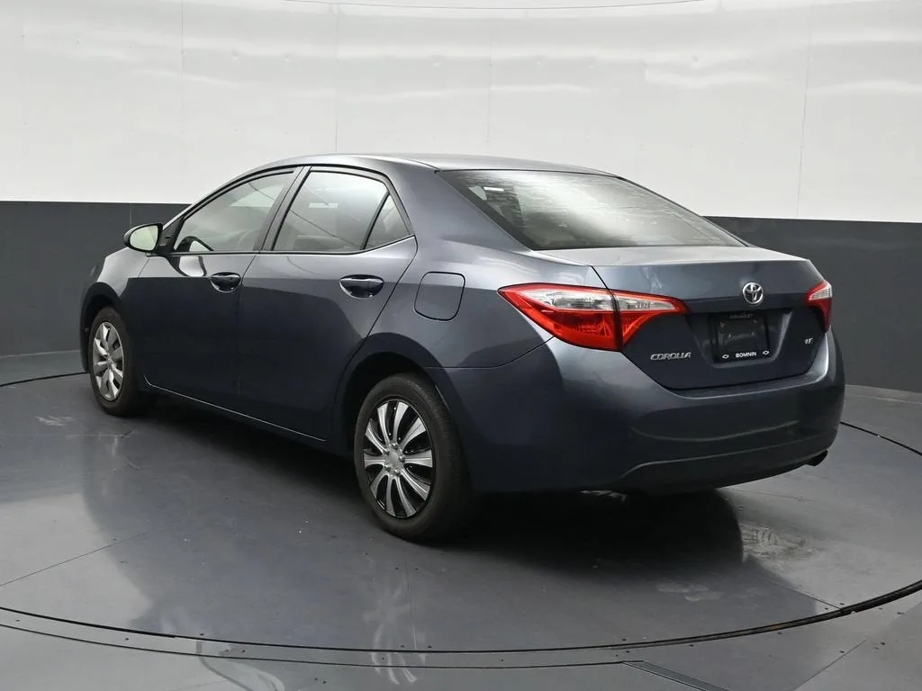 2015 Toyota Corolla L photo 3
