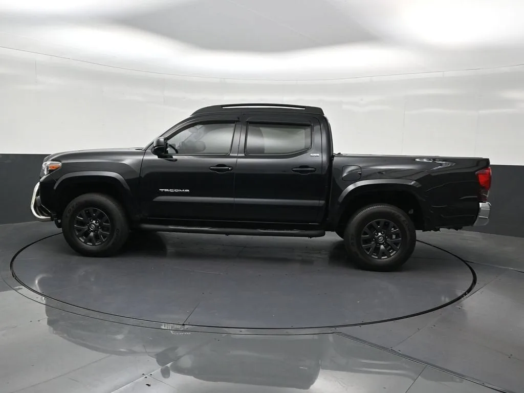 2021 Toyota Tacoma SR5 V6 photo 2