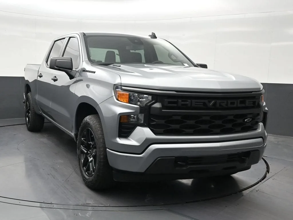 2025 Chevrolet Silverado 1500 Custom photo 8