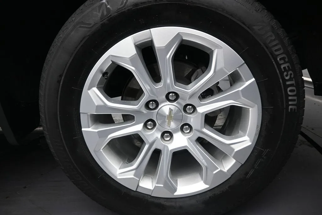2023 Chevrolet Silverado 1500 LTZ photo 10