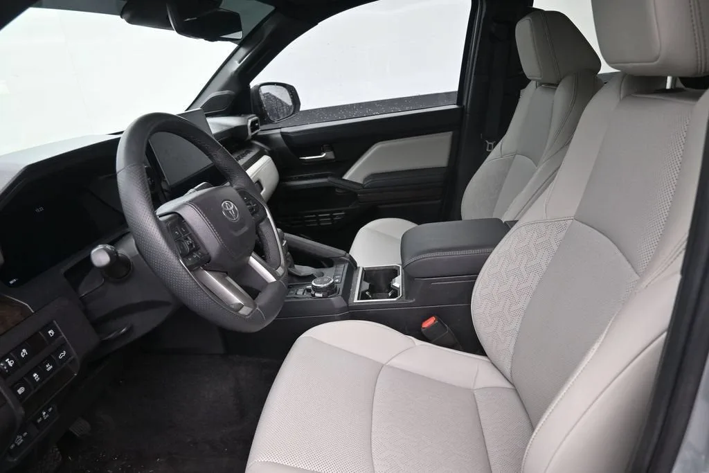 2025 Toyota Tacoma Hybrid Limited photo 12