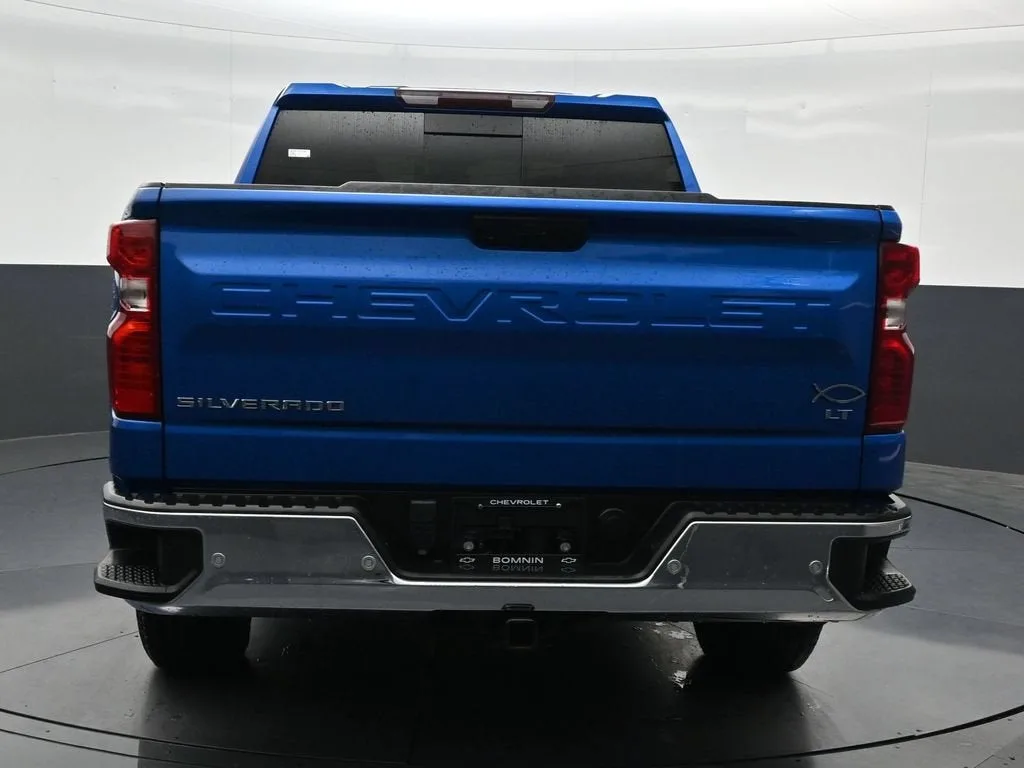 2024 Chevrolet Silverado 1500 LT photo 4