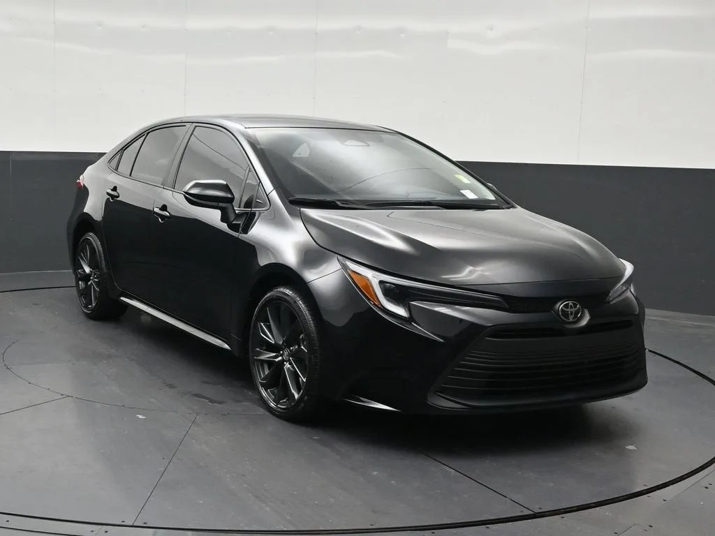 2026 Toyota Corolla Hybrid LE photo 8
