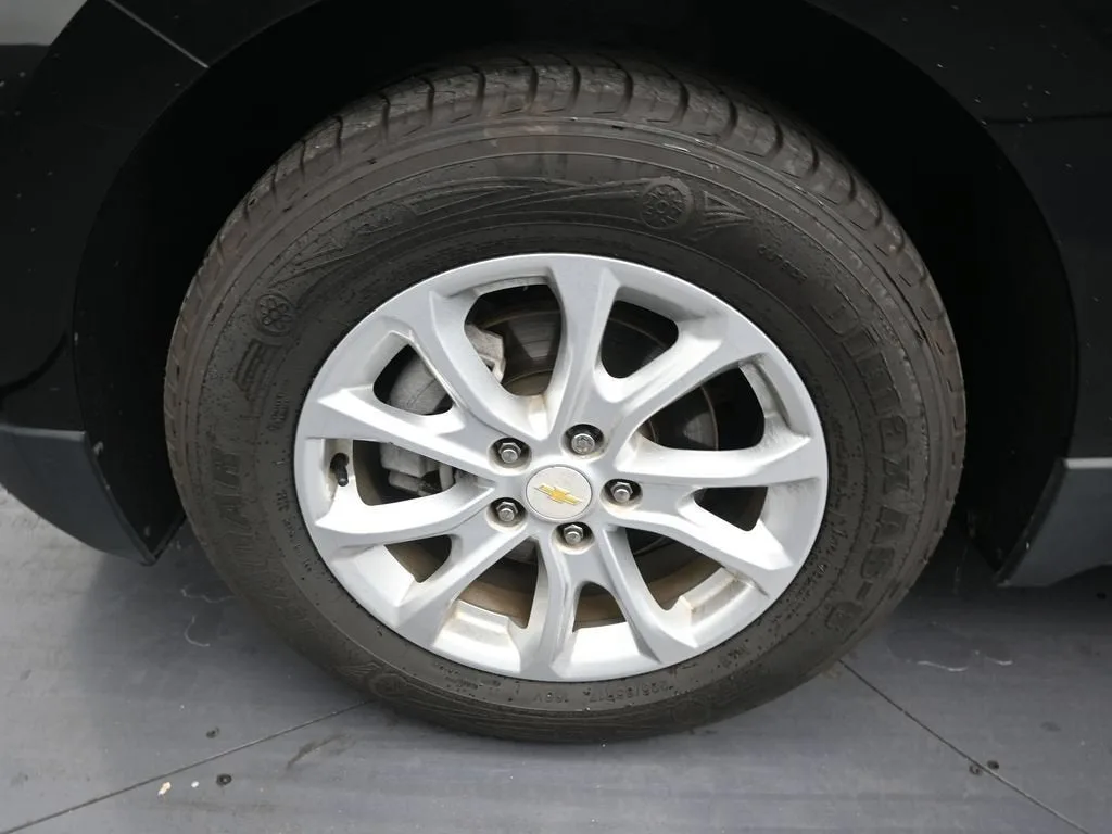 2019 Chevrolet Equinox LT photo 9