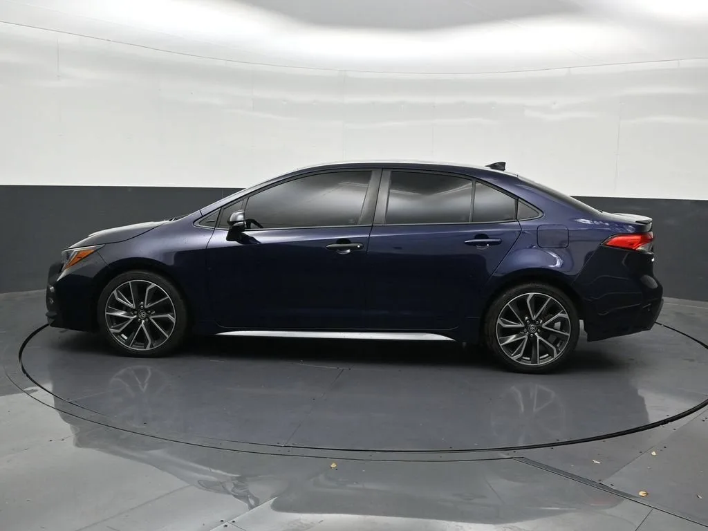 2020 Toyota Corolla SE photo 2