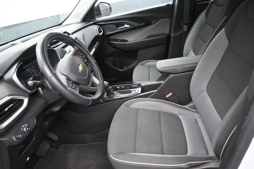 2023 Chevrolet Trailblazer LS photo 12