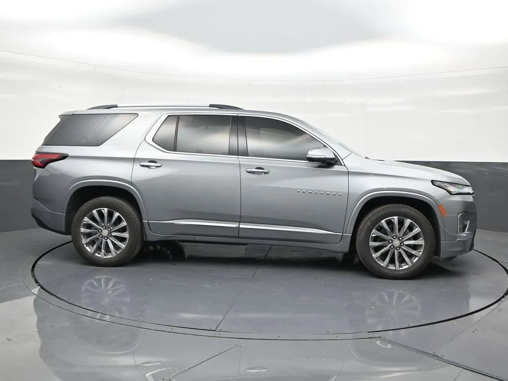 2023 Chevrolet Traverse Premier photo 6