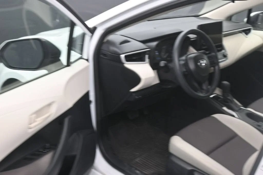 2025 Toyota Corolla LE photo 11