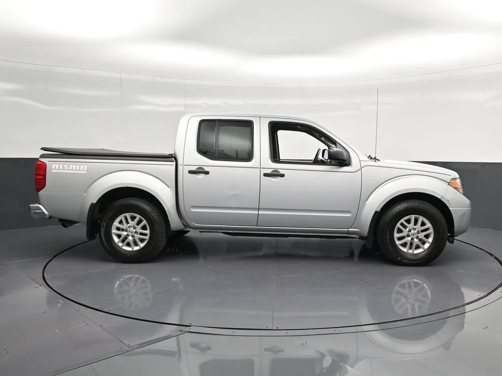 2017 Nissan Frontier SV photo 4