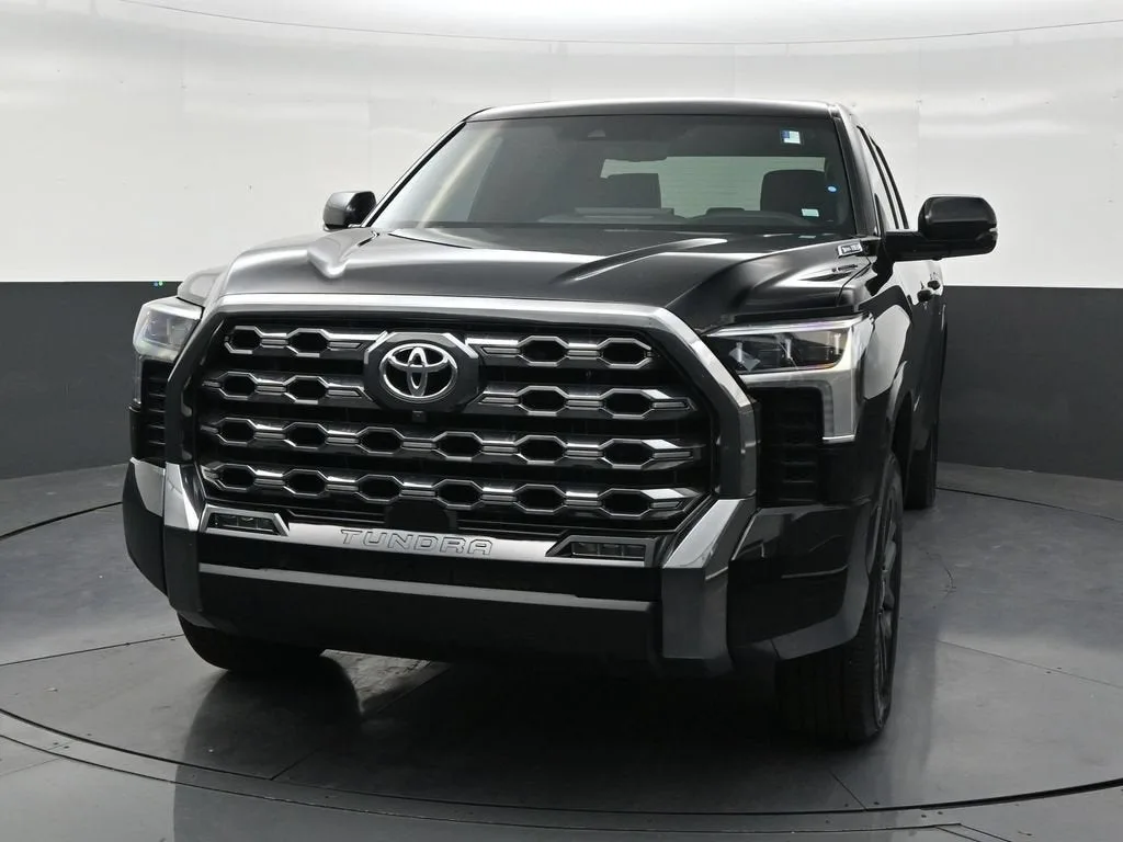 2025 Toyota Tundra Hybrid Platinum Hybrid CrewMax 5.5' Bed photo 8