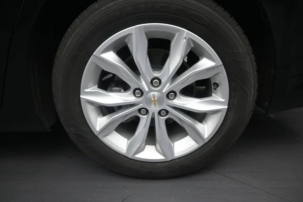 2024 Chevrolet Malibu 1LT photo 10