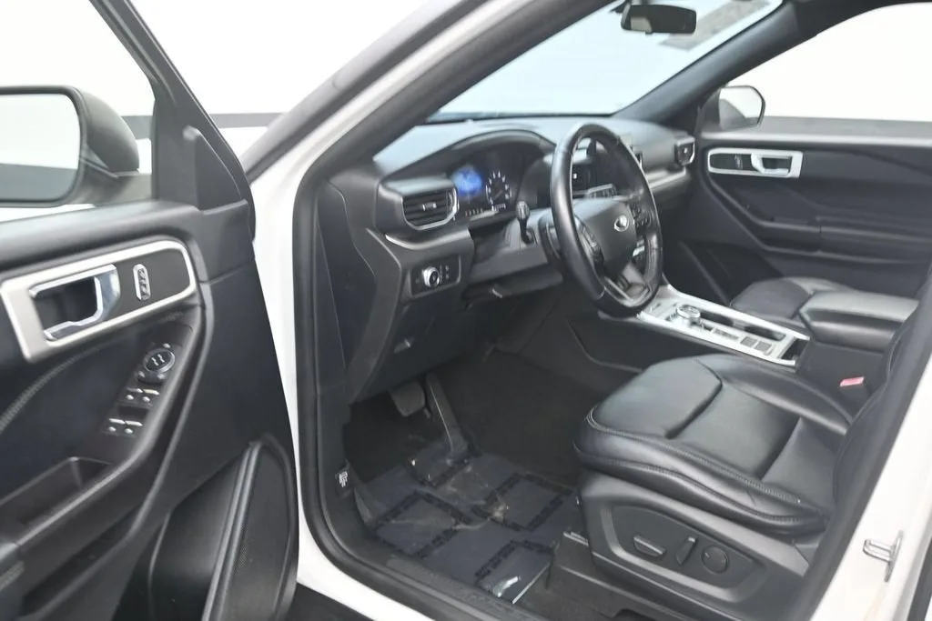 2020 Ford Explorer XLT photo 10