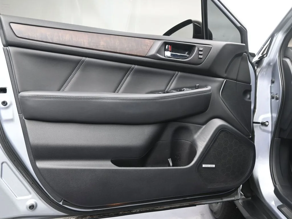 2019 Subaru Outback Limited photo 11