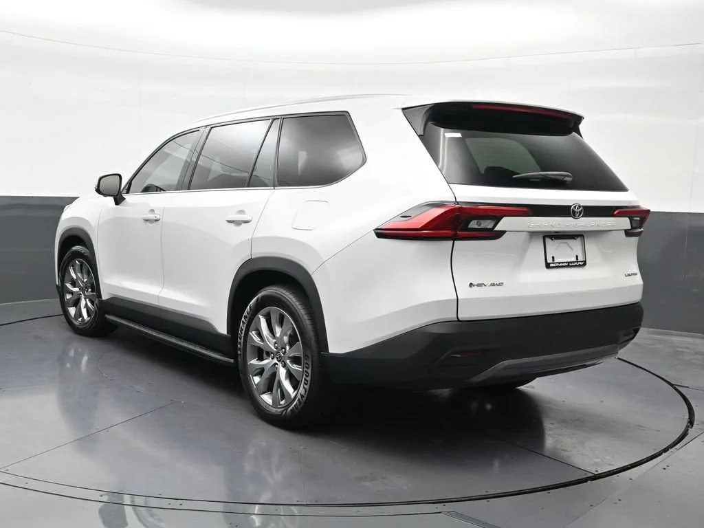 2024 Toyota Grand Highlander Hybrid Limited photo 3