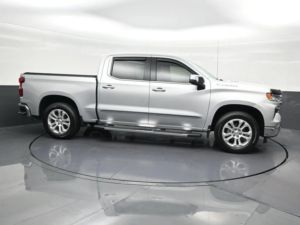 2022 Chevrolet Silverado 1500 LTZ photo 7