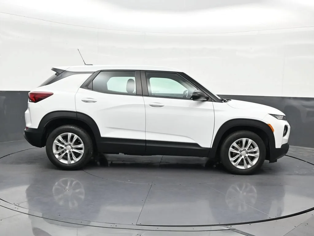 2023 Chevrolet Trailblazer LS photo 7