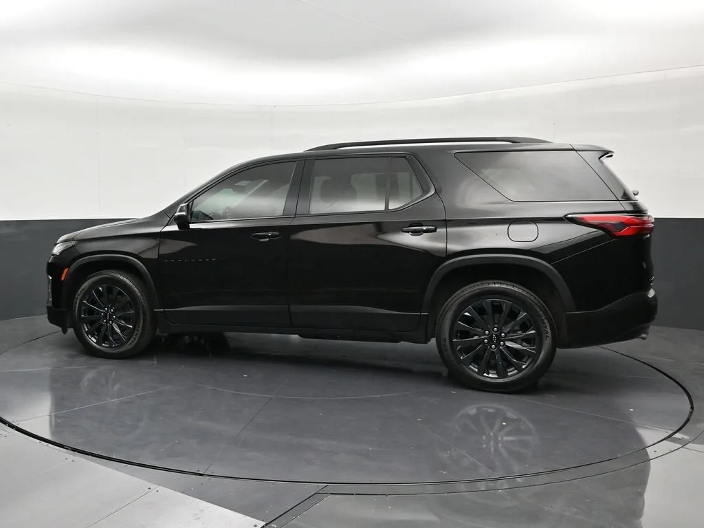 2024 Chevrolet Traverse Limited RS photo 2