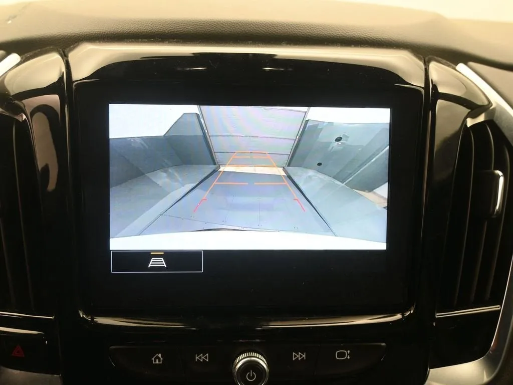 2022 Chevrolet Traverse LT Leather photo 11