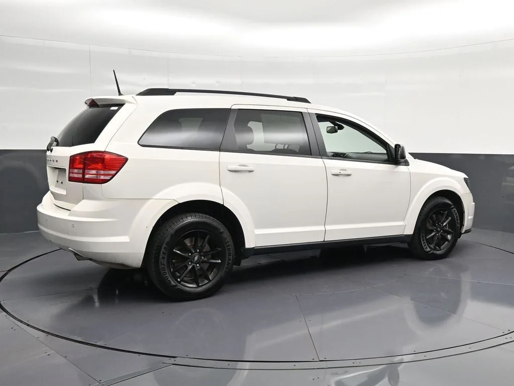 2020 Dodge Journey SE photo 3
